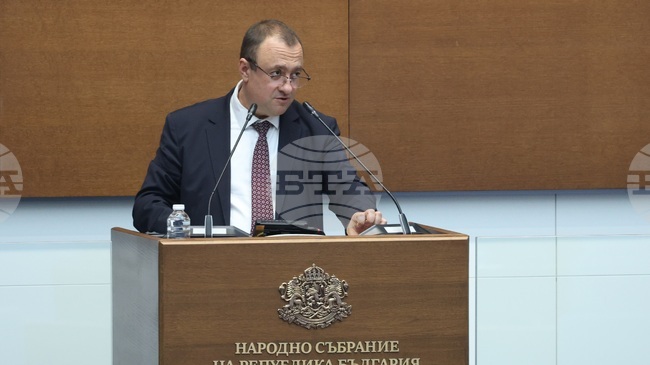 АПИ изразява готовност да съдейства на Община Мездра за намиране на решение за подобряване на състоянието на ул. "Гаврил Генов" в с. Долна Кремена, каза регионалният министър в оставка