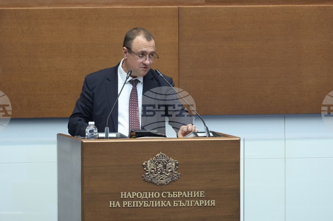 АПИ изразява готовност да съдейства на Община Мездра за намиране на решение за подобряване на състоянието на ул. "Гаврил Генов" в с. Долна Кремена, каза регионалният министър в оставка