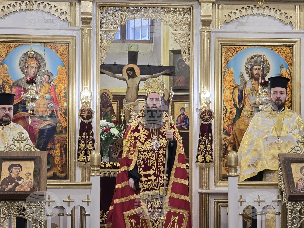 Сливен отбеляза 148 години от Освобождението си с молебен, отслужен от митрополит Арсений