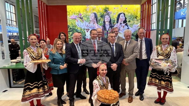 Българският национален щанд на стотното издание на изложението „Зелена седмица“ беше официално открит