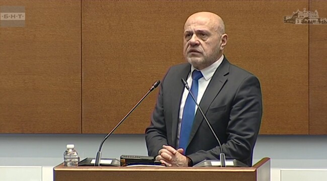 Вносът на работна ръка от трети държави е временна мярка, според Томислав Дончев