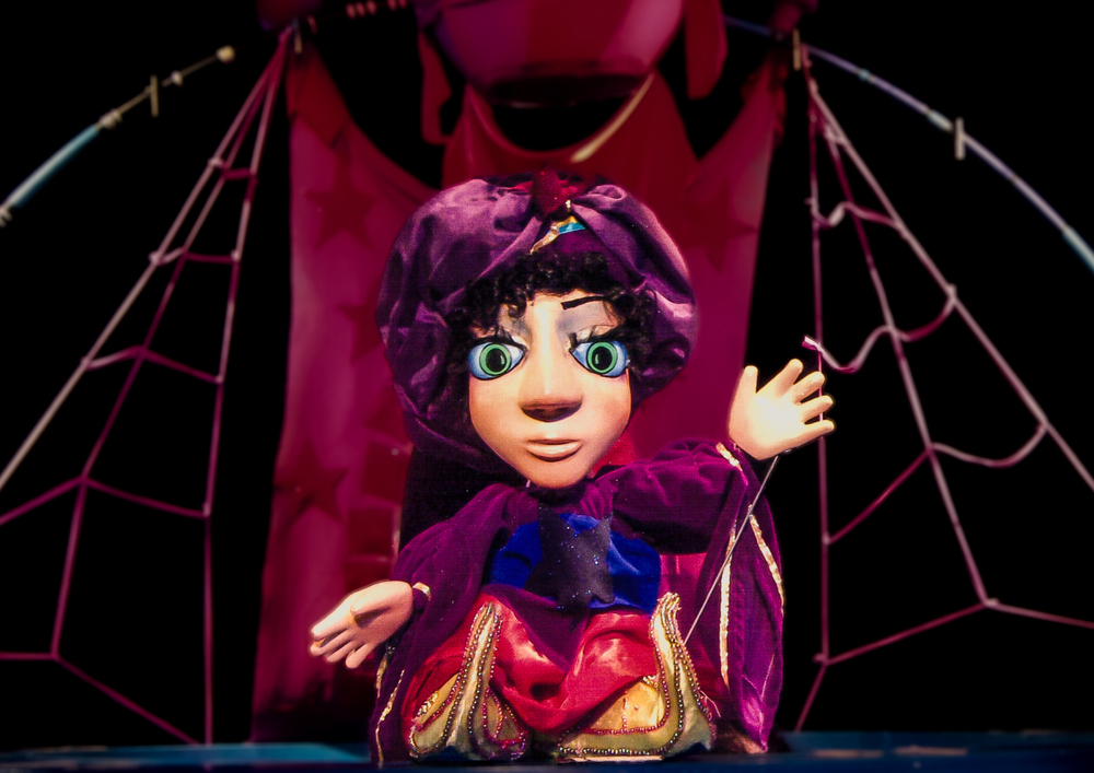 Русенският куклен театър представя спектакъла "Малкият Мук"