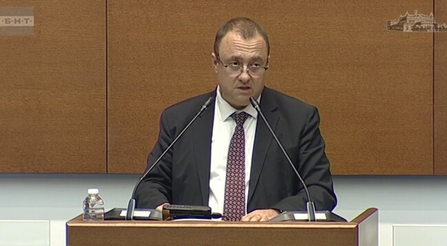 АПИ изразява готовност да съдейства на Община Мездра за намиране на решение за подобряване на състоянието на ул. "Гаврил Генов" в с. Долна Кремена, каза регионалният министър в оставка