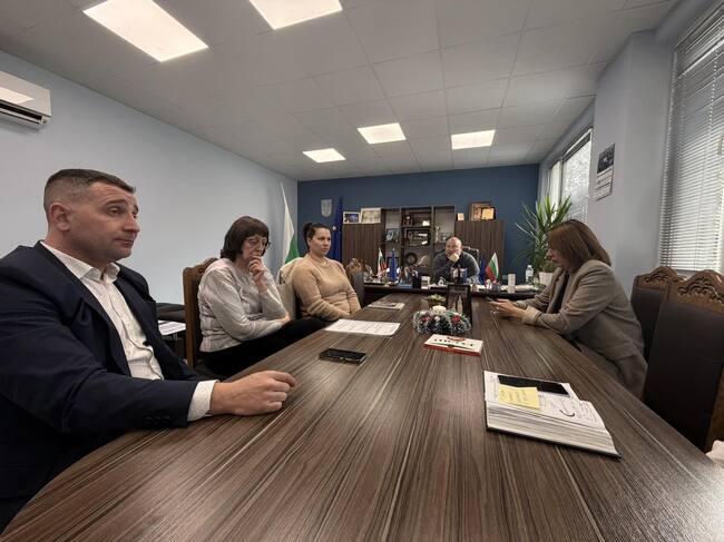 Кметовете на Самоков и Костенец обсъдиха транспортната свързаност между двете общини