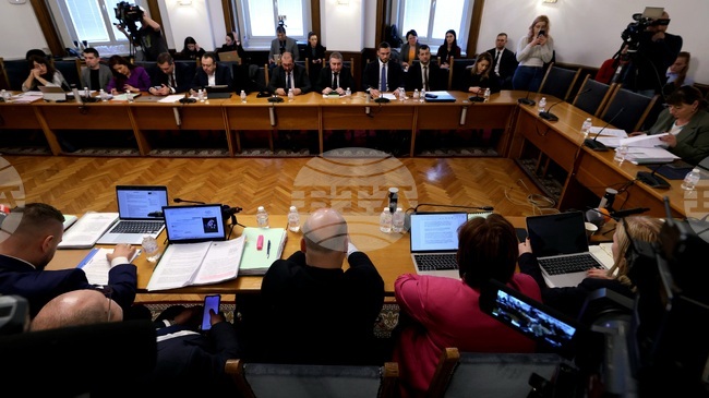 Избирателните списъци да бъдат съставяни въз основа на данните на НСИ от последното преброяване на населението, гласува правната комисия