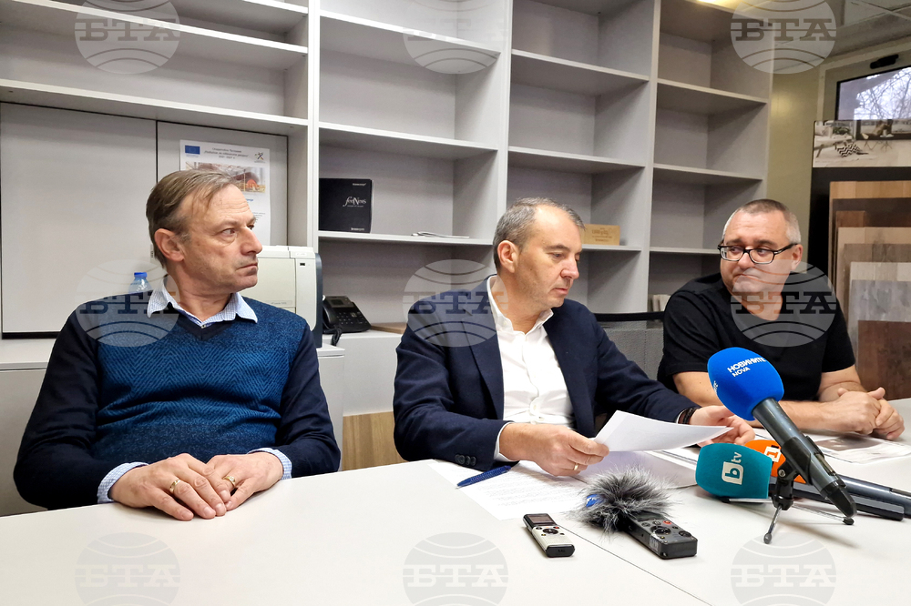 Велико Търново - дървопреработвателно предприятие „Кроношпан“ - брифинг