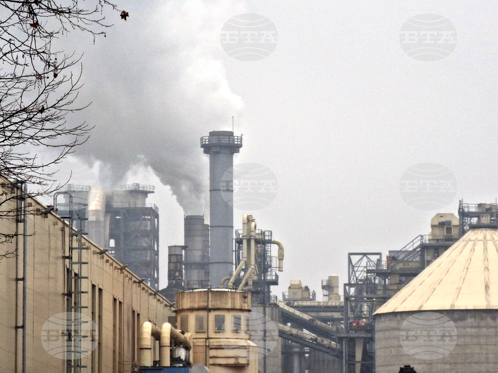 Veliko Tarnovo Authorities Suspend Kronospan Particleboard Line amid Odour, Smoke Complaints; Company to Appeal