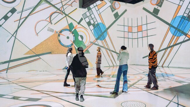 MINA Sofia представя нови прожекции, посветени на Моне и Кандински