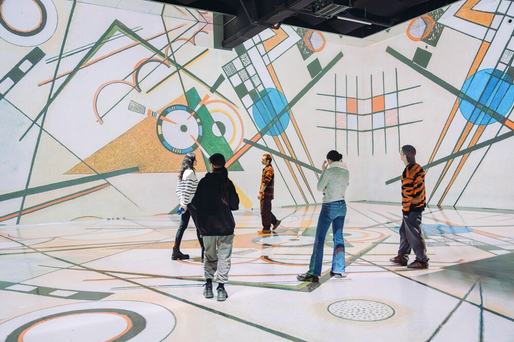 MINA Sofia представя нови прожекции, посветени на Моне и Кандински