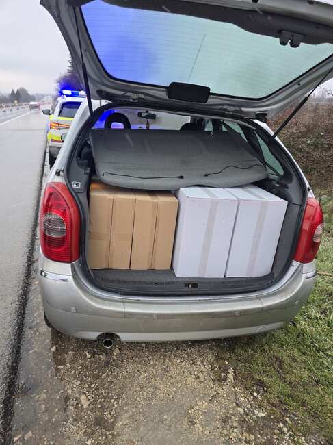 Полицията във Варна задържа мъж, в чийто автомобил са намерени цигари без бандерол за над 12 хиляди евро