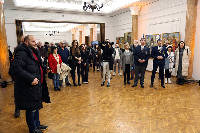 С картини от фонда на Регионалния исторически музей - Благоевград беше открита празничната програма на Международния фестивал на маскарадните игри „Сурва“, 2026