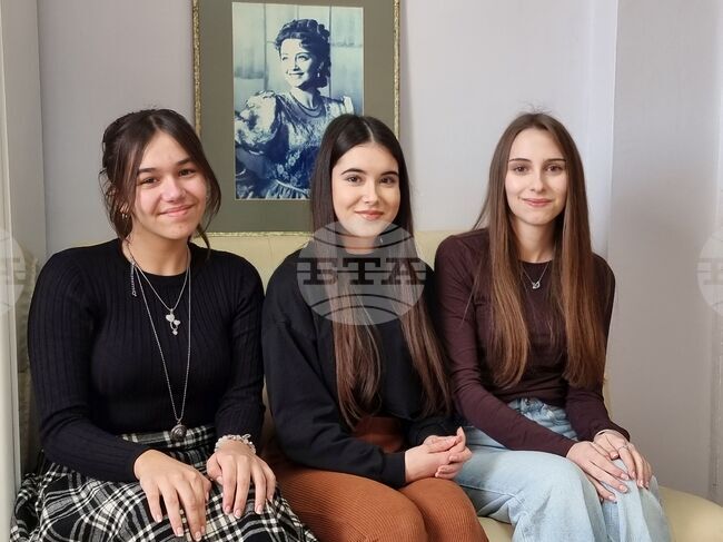  ДТ „Невена Коканова” и НАТФИЗ организират инициативата „Ученици пишат за театър” за втора поредна година в Ямбол