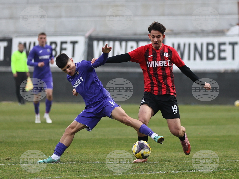 Пловдив - футбол - Локомотив (Пловдив) - Етър (Велико Търново) - контрола