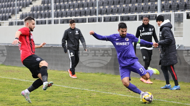 Класическа победа на Етър над Миньор във Втора лига