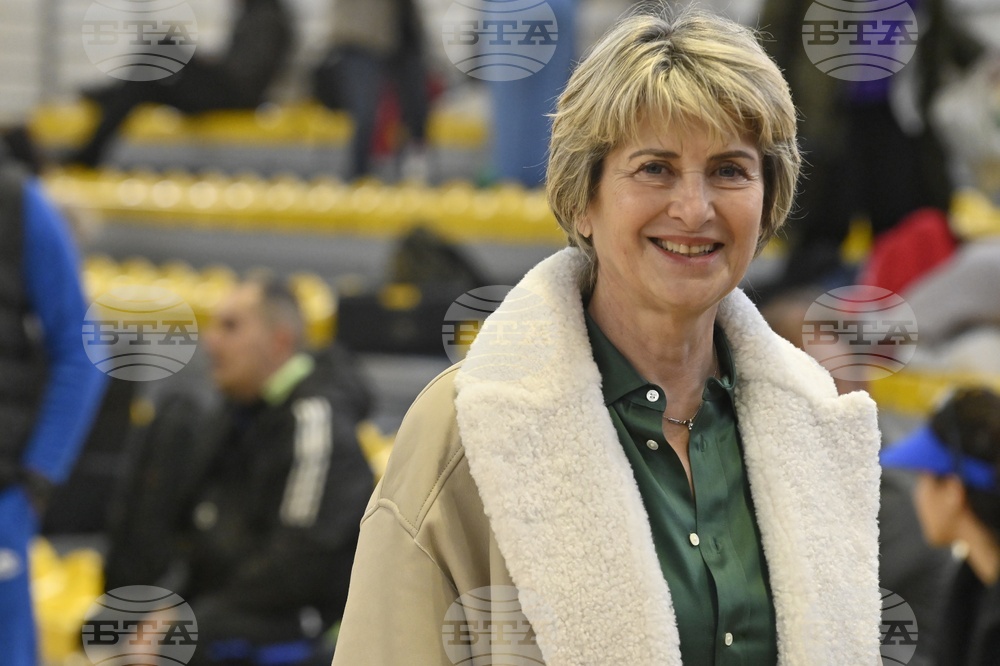 Bulgarian Olympic Committee President Lecheva Congratulates Bulgarian Snowboarders on Bansko World Cup Success