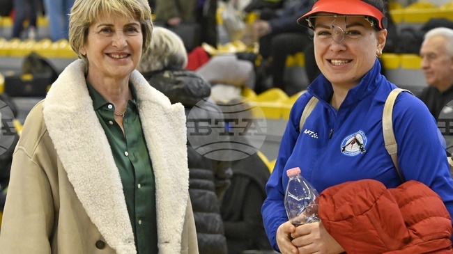 Дамир Микец и Мирослава Минчева спечелиха на пистолет на турнира Гран при по спортна стрелба в София