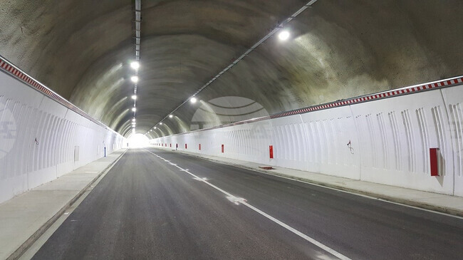 Пет са офертите в обществената поръчка за проектиране и строителство при основния ремонт на тунел "Траянови врата"