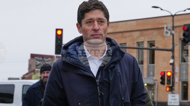 Изпращането на войници в Минеаполис за борба с незаконната имиграция би било противоконституционно, заяви кметът на града