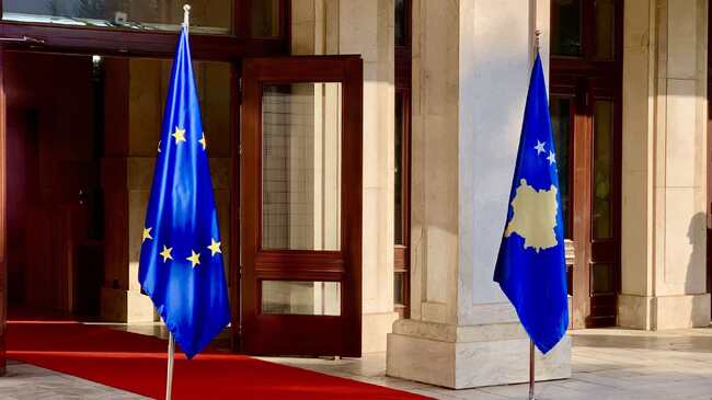 КосоваПрес: Правителството на Косово приветства отмяната на санкциите на ЕС и призовава за по-нататъшни стъпки за европейската интеграция на страната