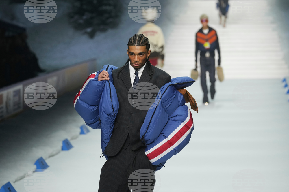 Italy Fashion Dsquared2 F/W 26/27