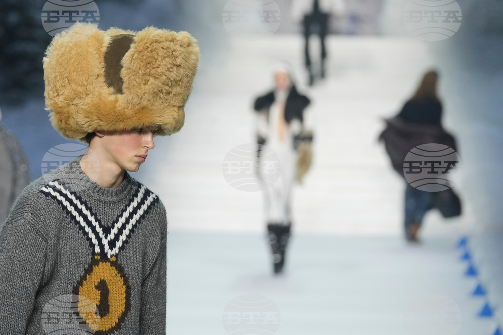 Italy Fashion Dsquared2 F/W 26/27