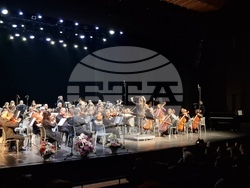 Бургас - благотворителен концерт „Нов роял за талантите на Бургас“