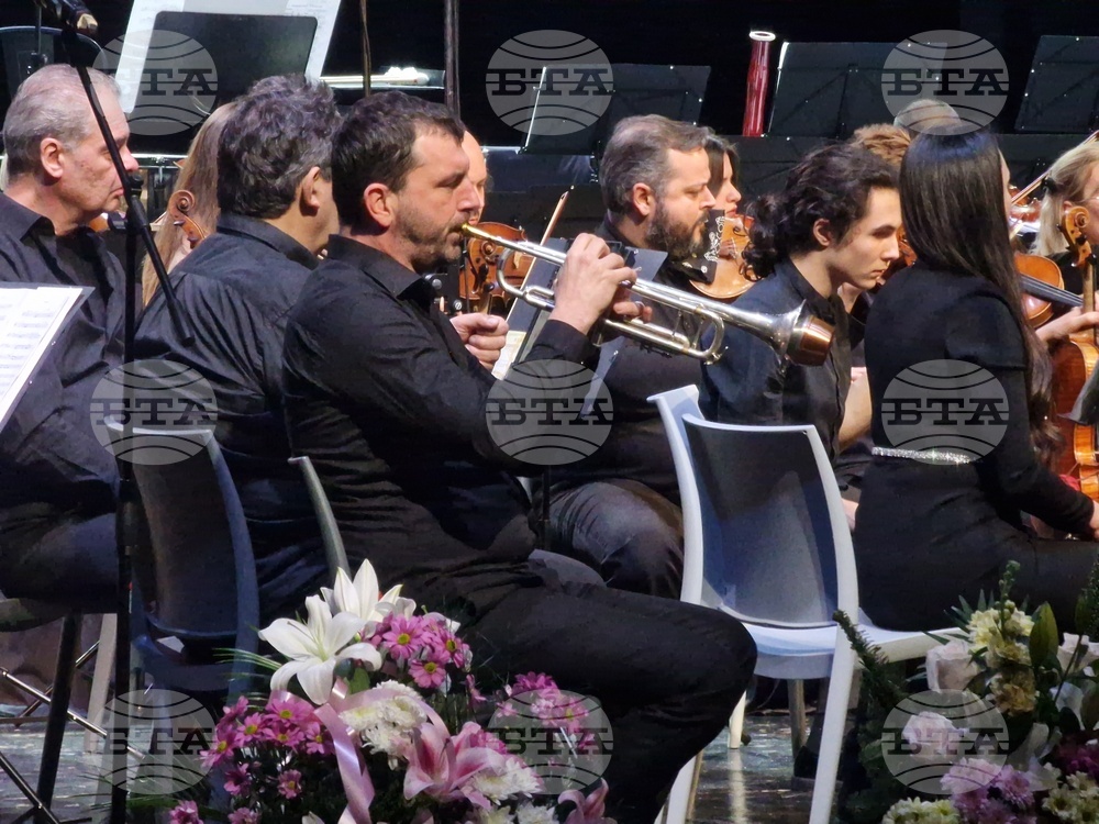 Бургас - благотворителен концерт „Нов роял за талантите на Бургас“