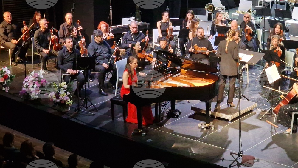 Бургас - благотворителен концерт „Нов роял за талантите на Бургас“