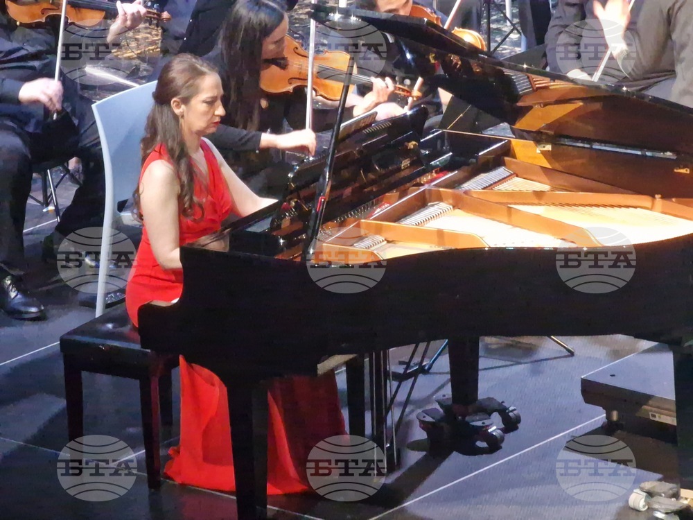 Бургас - благотворителен концерт „Нов роял за талантите на Бургас“