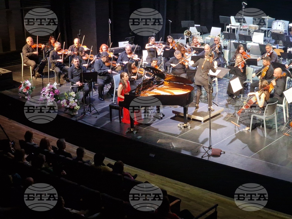 Бургас - благотворителен концерт „Нов роял за талантите на Бургас“