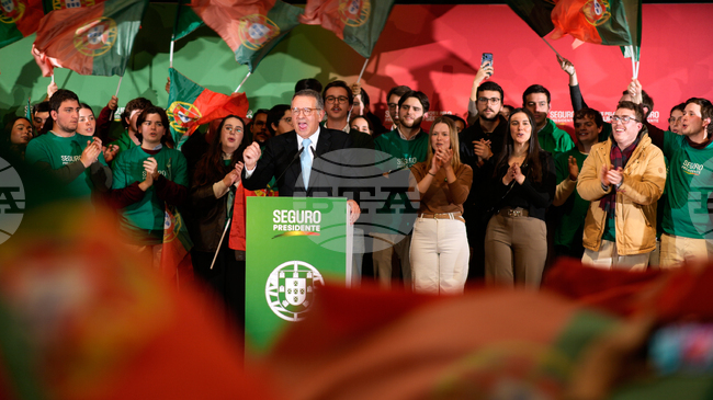 Португалците започнаха да гласуват на президентските избори