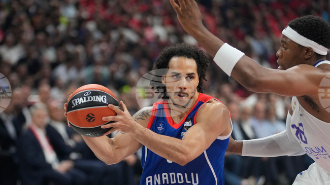 Анадолу Ефес сложи край на серията от шест поредни победи на Партизан в Евролигата, Монако взе дербито на Франция с АСВЕЛ