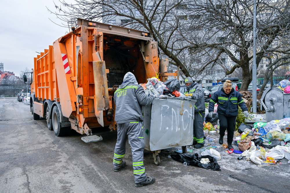 СО: Интензивната работа по сметопочистването в София продължава и през почивните дни