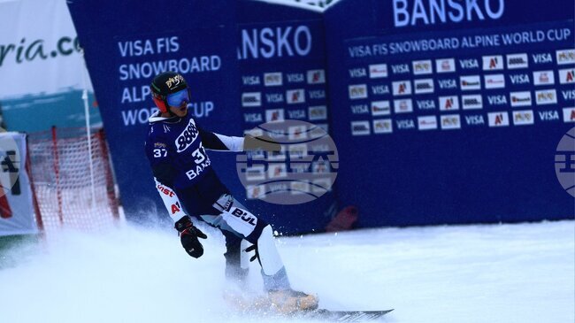 Тервел Замфиров и Радолсав Янков преодоляха квалификацията за паралелния гигантски слалом от Свветовната купа по сноуборд в Банско