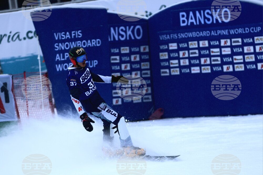 Bulgaria's Zamfirov, Yankov Advance in PGS at Snowboard Alpine World Cup