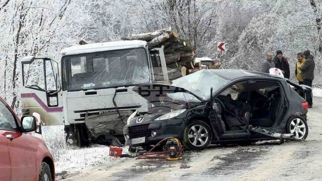 Шофьорът на камиона от катастрофата с двама загинали край Изворче е обявен за общодържавно издирване