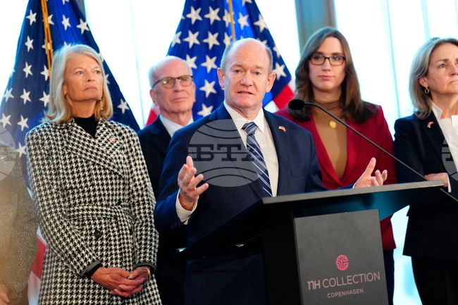 Делегация американски конгресмени се опитва да успокои Дания и Гренландия след заплахите на Тръмп