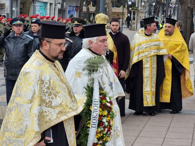 С тържествена церемония и шествие Ямбол отбеляза 148 години от освобождението си от османско иго