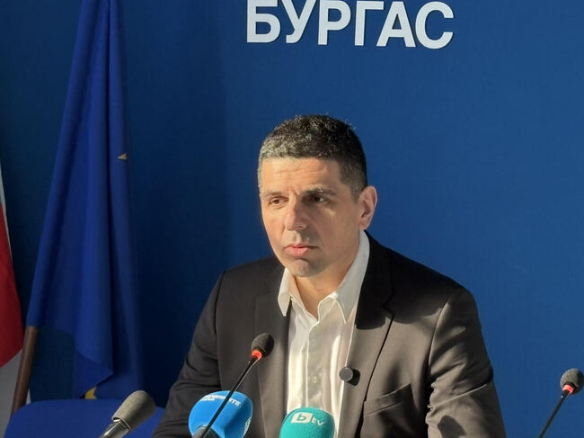 Брифинг на съпредседателя на "Да, България“ Ивайло Мирчев в националния пресклуб на БТА в Бургас 