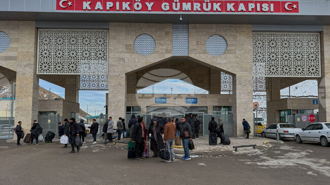 Турция и Иран са преустановили еднодневните преминавания на три от граничните пунктове по общата си граница