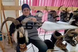 Перник - Малин Будинов - майстор на маски