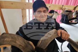 Перник - Малин Будинов - майстор на маски