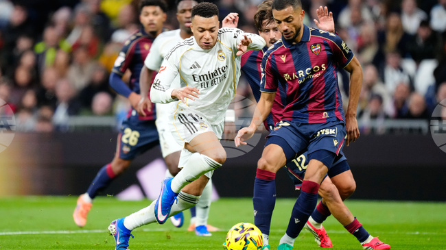 Реал (Мадрид) с първа победа при Алваро Арбелоа, две попадения след почивката прекършиха Леванте