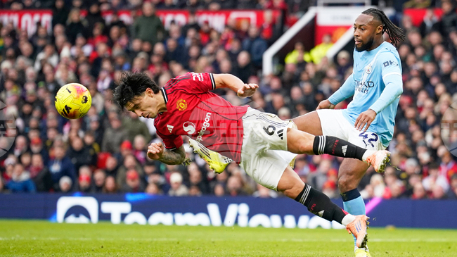 Лисандро Мартинес от Манчестър Юнайтед отвърна на шегите с него преди дербито със Сити