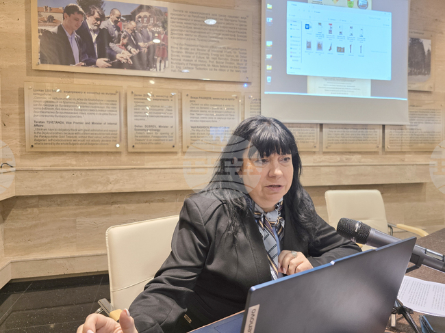 Панагюрци са събрали парите и за двата паметника на Райна Княгиня, създадени от Делчо Пъков, разказа в Панагюрище д-р Ивета Рашева от Националната библиотека