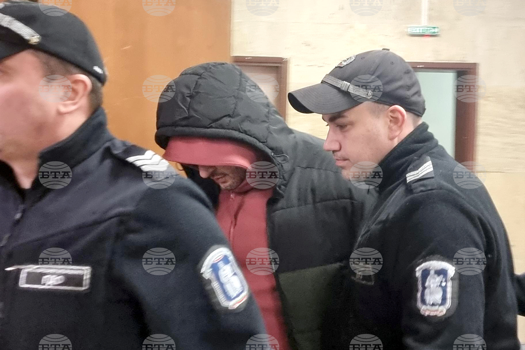 Районният съд в Кюстендил потвърди мярката за задържане под стража на обвиняем в помагачество за грабеж на 24 452 евро от възрастна двойка