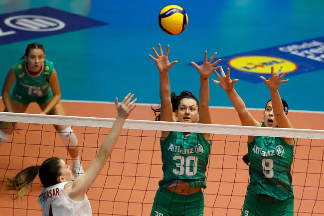 Националният тим на България по волейбол за жени до 18 години отстъпи на Турция, ще има още един шанс за класиране на Европейско първенство