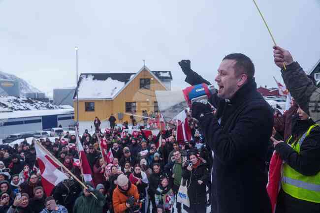 Военна операция срещу Гренландия е "малко вероятна", но "трябва да сме готови за нея", заяви гренландският премиер