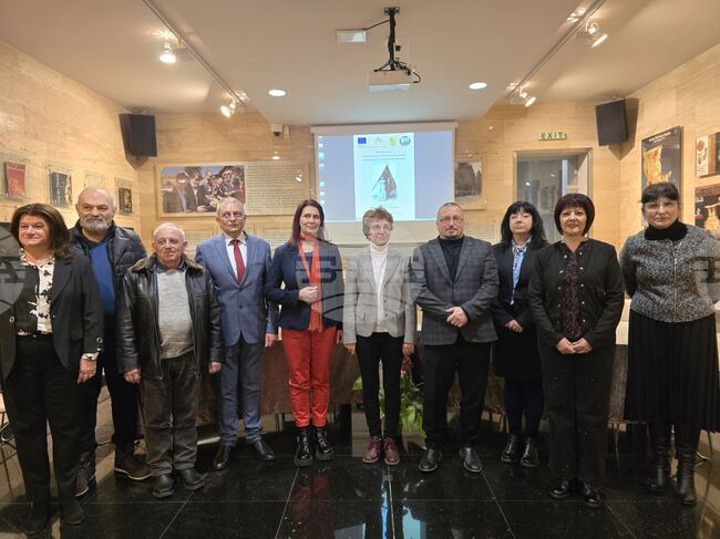 Национална кръгла маса в Панагюрище събра експерти и потомци на Райна Княгиня по повод 170 години от рождението ѝ