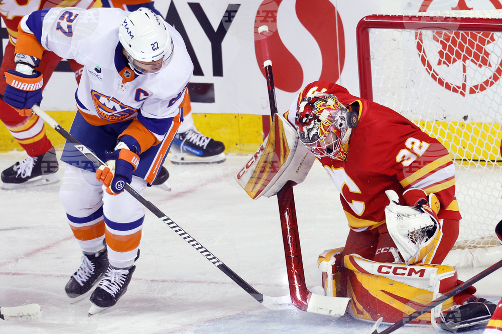 Islanders Flames Hockey